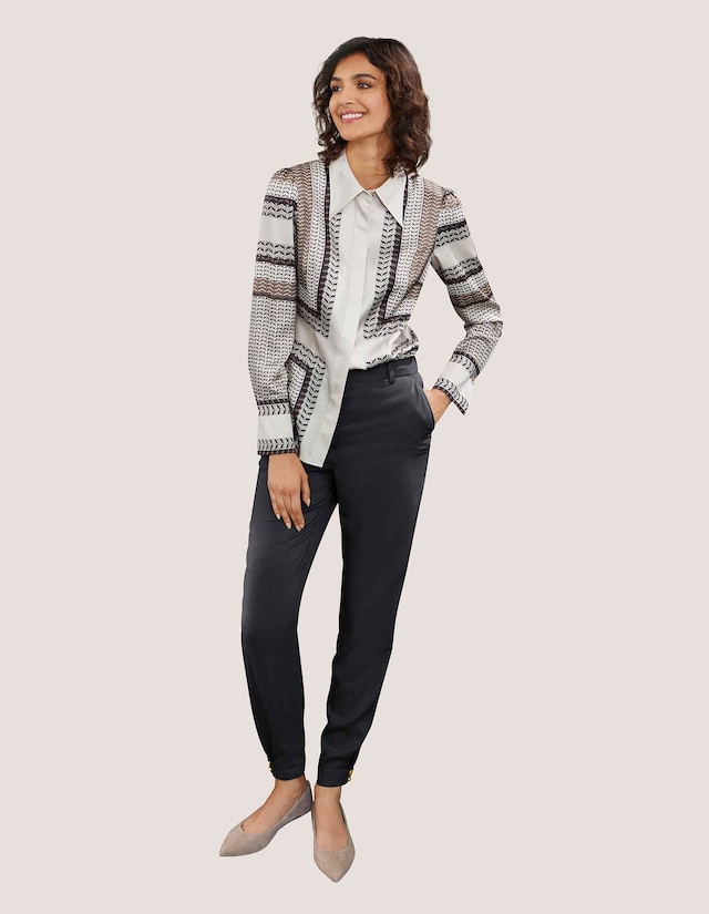 Schmale Hose mit modischem Saumbündchen 1