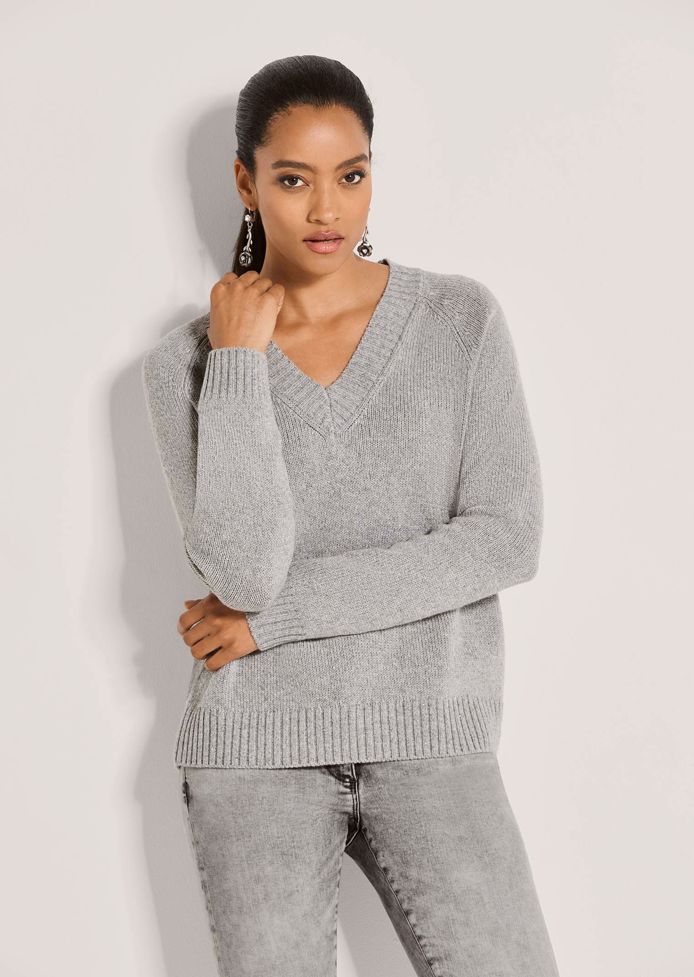V-Pullover mit Kaschmir und Seide