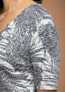 Bequemes Druckkleid mit kaschierender Raffung thumbnail 5