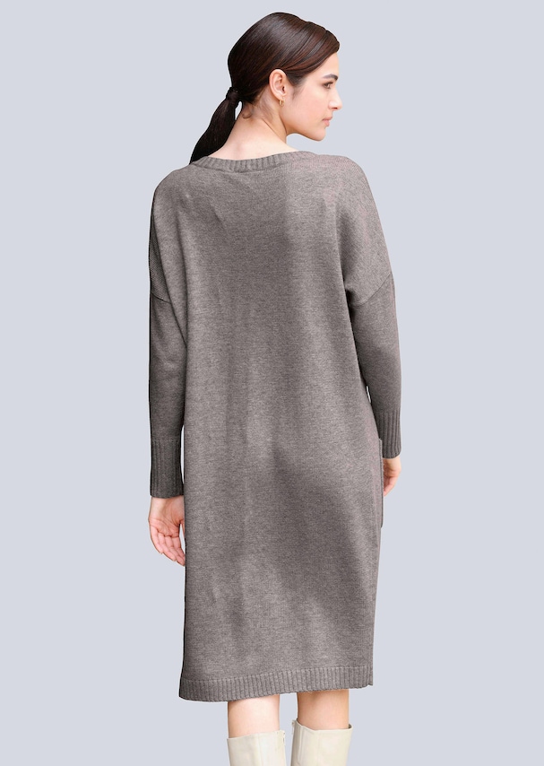 Strickkleid mit aufgesetzter Tasche 3
