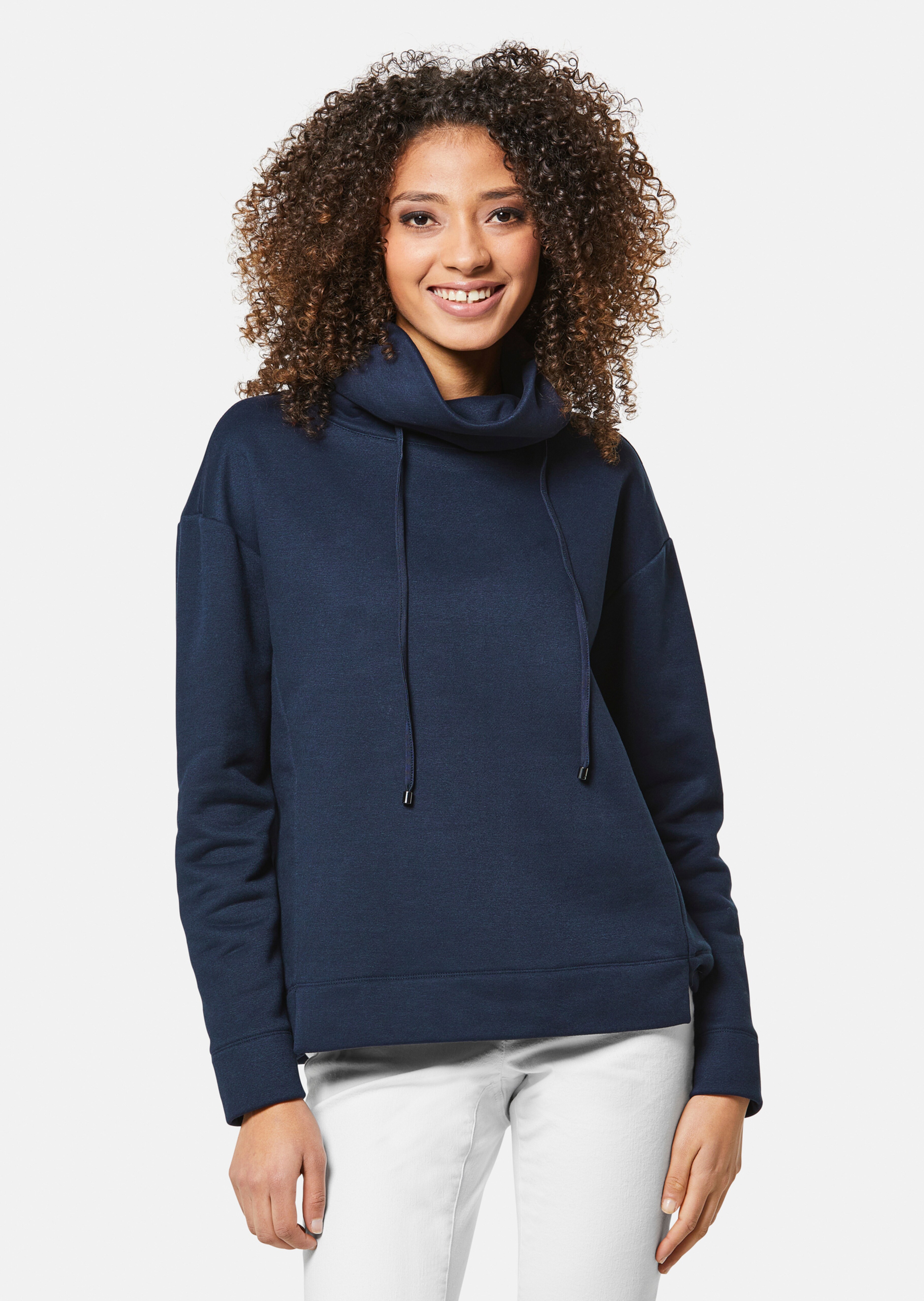 Sweatshirt with stand-up collar