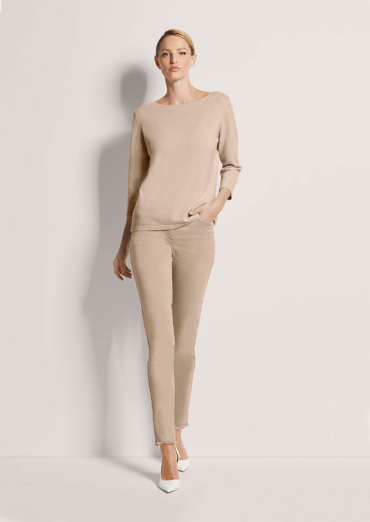 Kaschmirpullover mit U-Boot-Ausschnitt