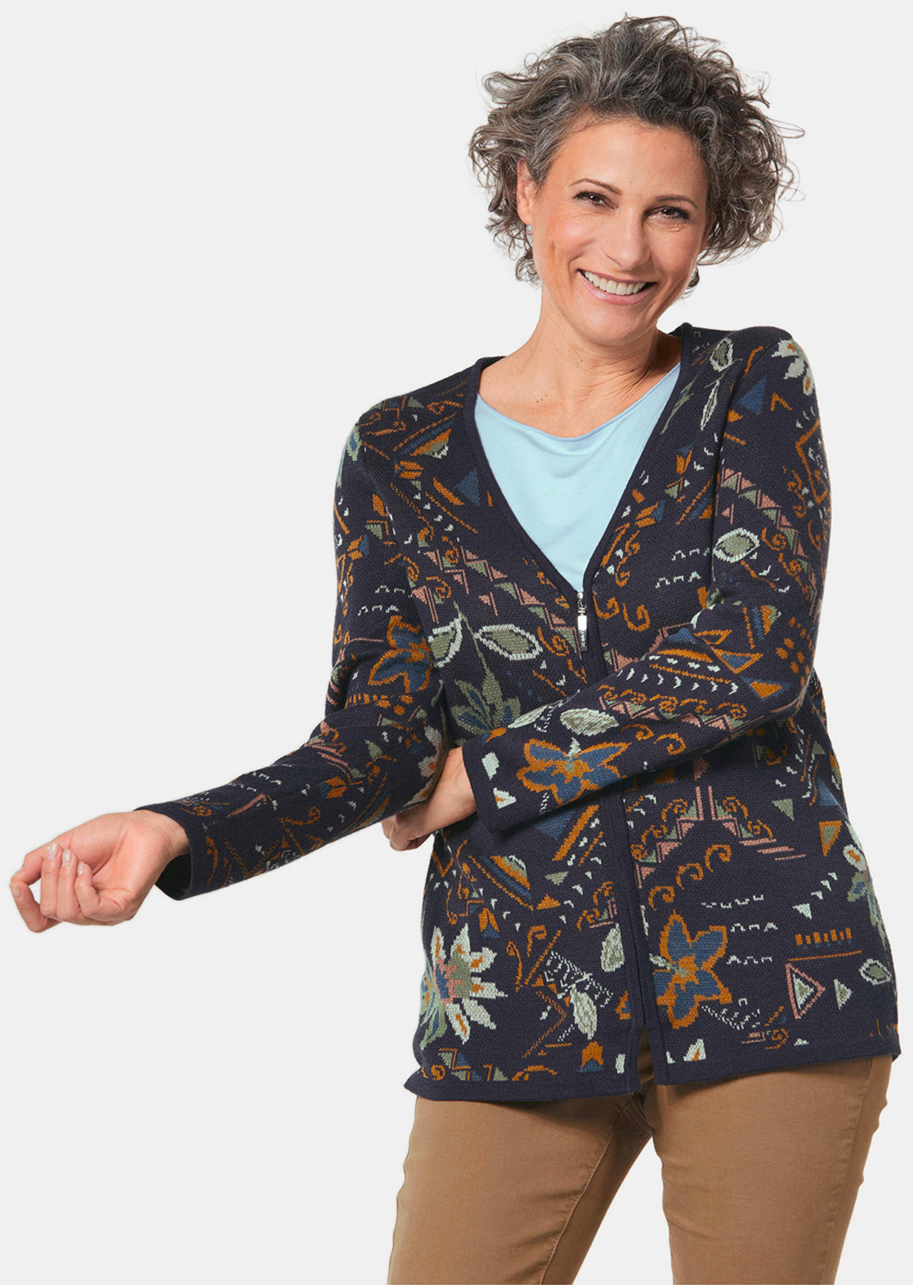 Farbharmonische Strickjacke mit fantasievollem Jacquardmuster