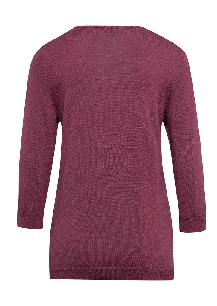 Sommerlicher Strickpullover mit Ajourmuster