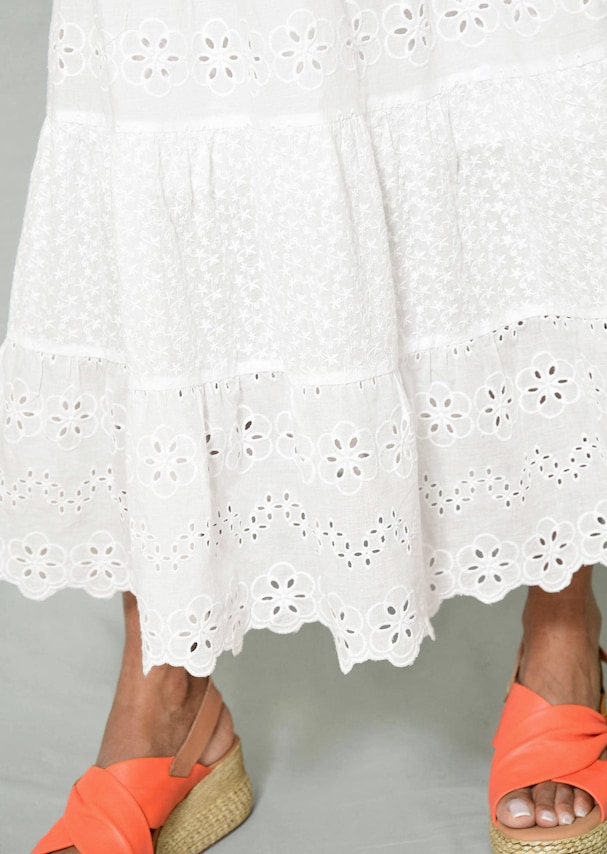 Strandkleid mit schönen Spitzendetails 4