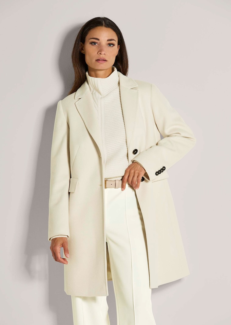 Kurzer Mantel mit Reverskragen