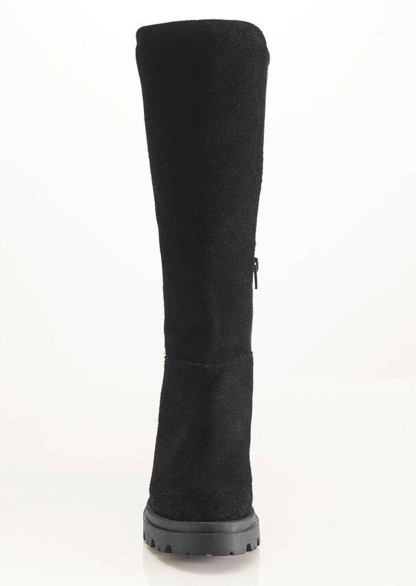 Stiefel mit markante Profilsohle 2