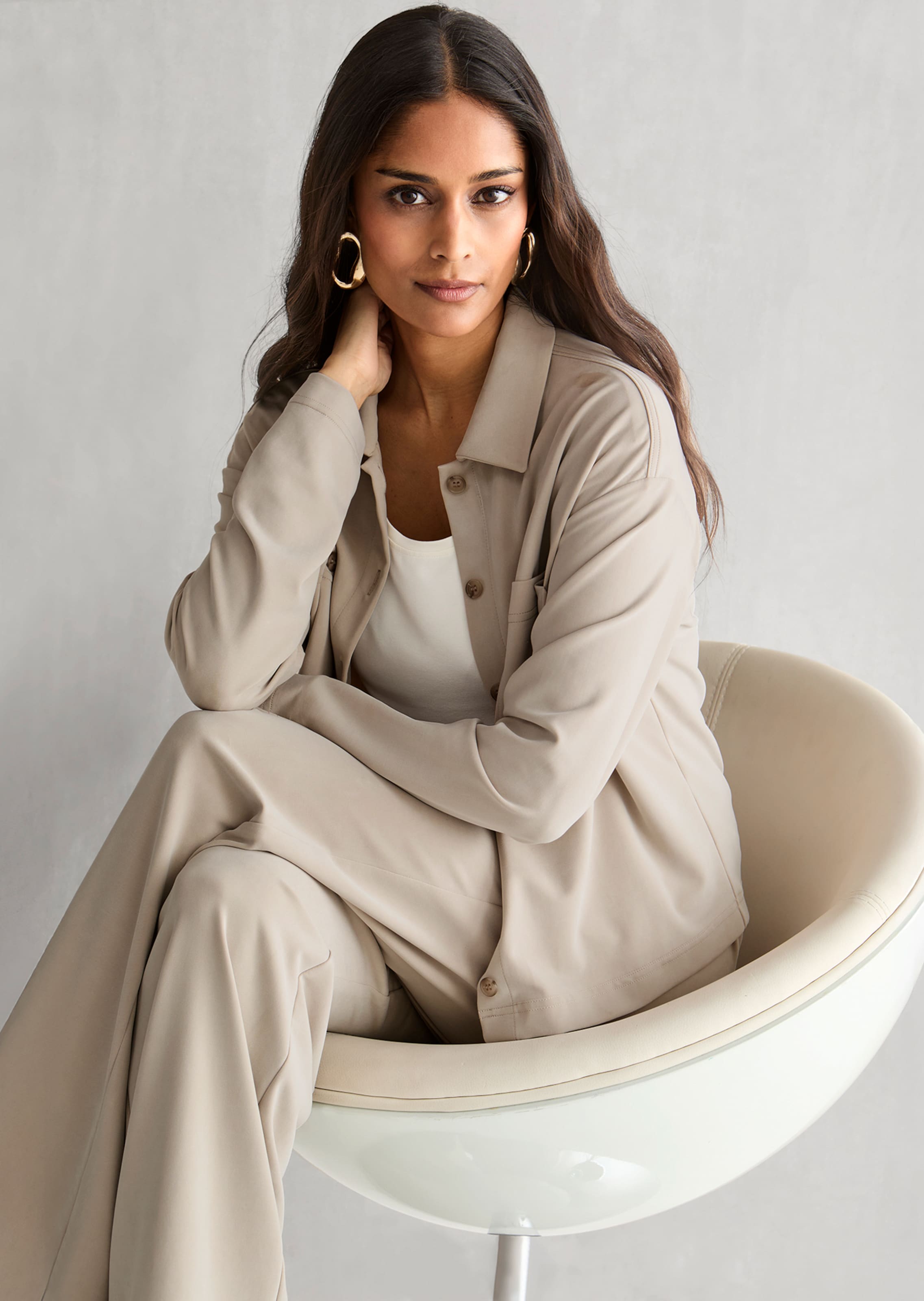 Oversize Hemdbluse mit aufgesetzten Taschen