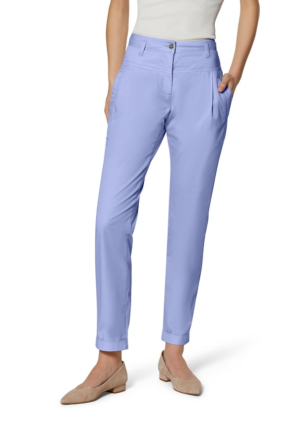 Chino trousers with pleats