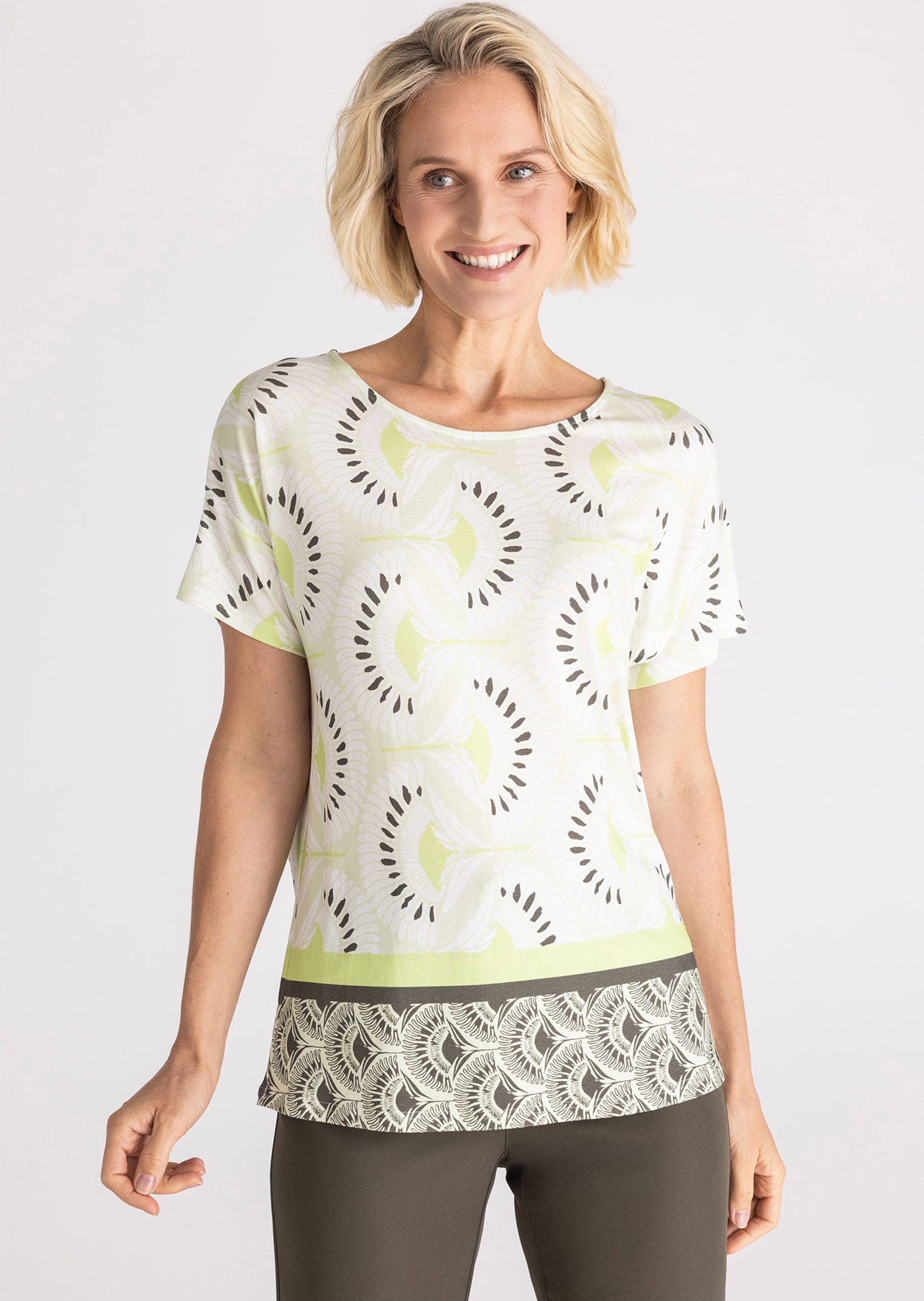 Jersey-Shirt mit breitem Rundhalsausschnitt