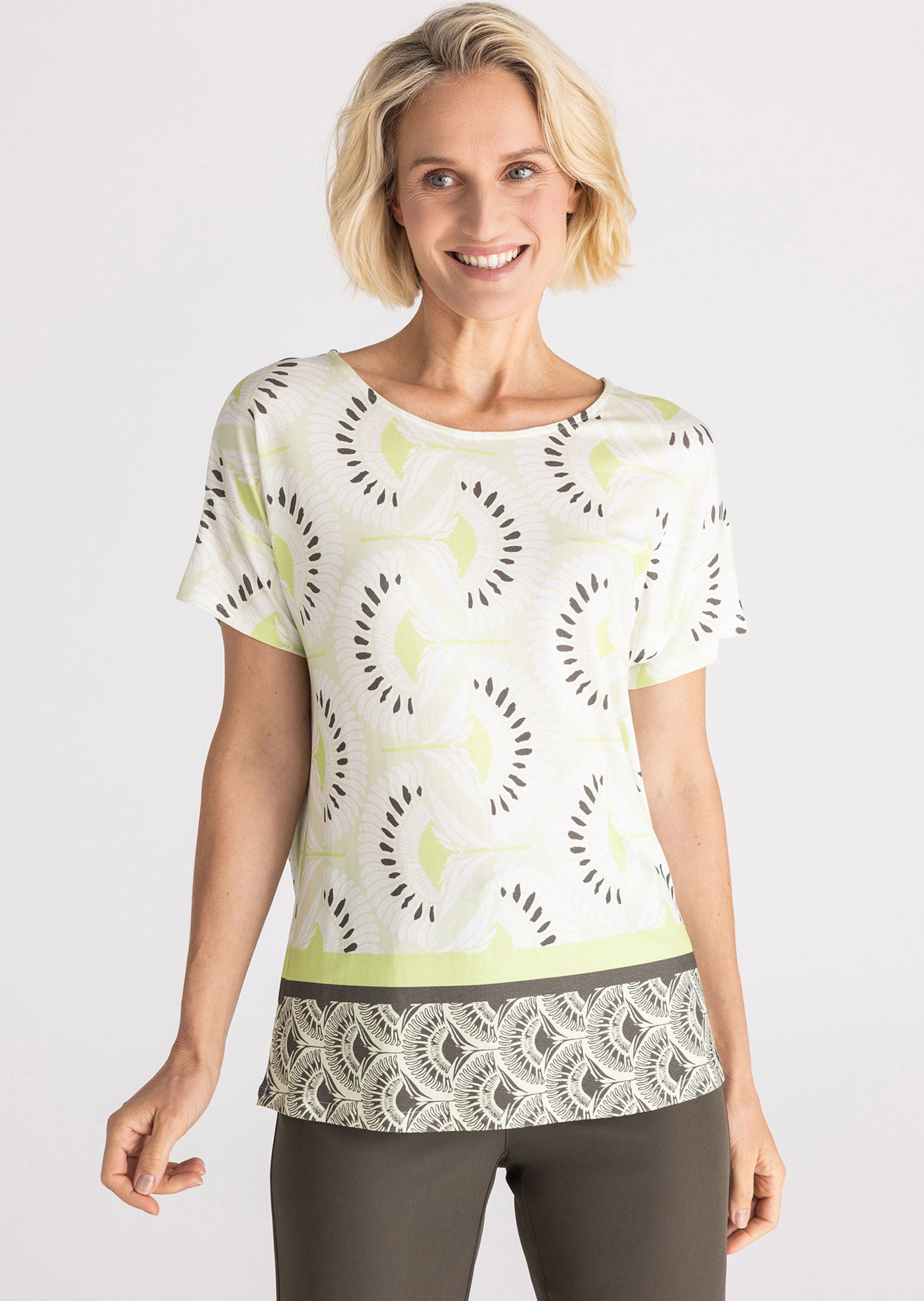 Jersey-Shirt mit breitem Rundhalsausschnitt