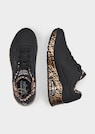Sneaker thumbnail 2