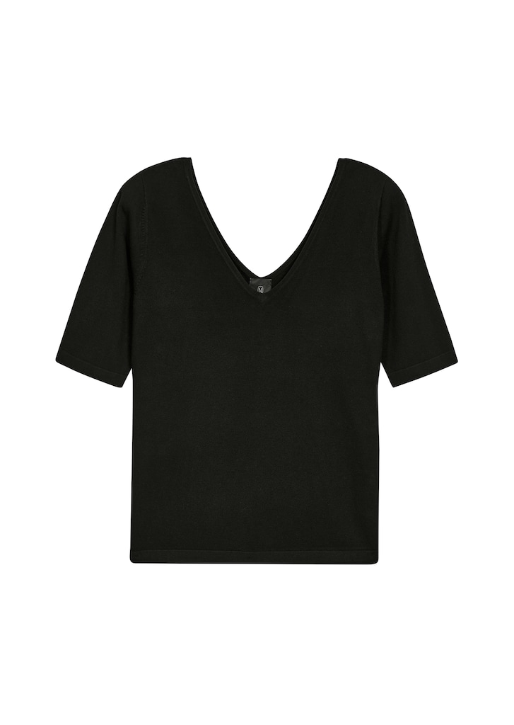 Half-sleeved jumper with V-neckline 5