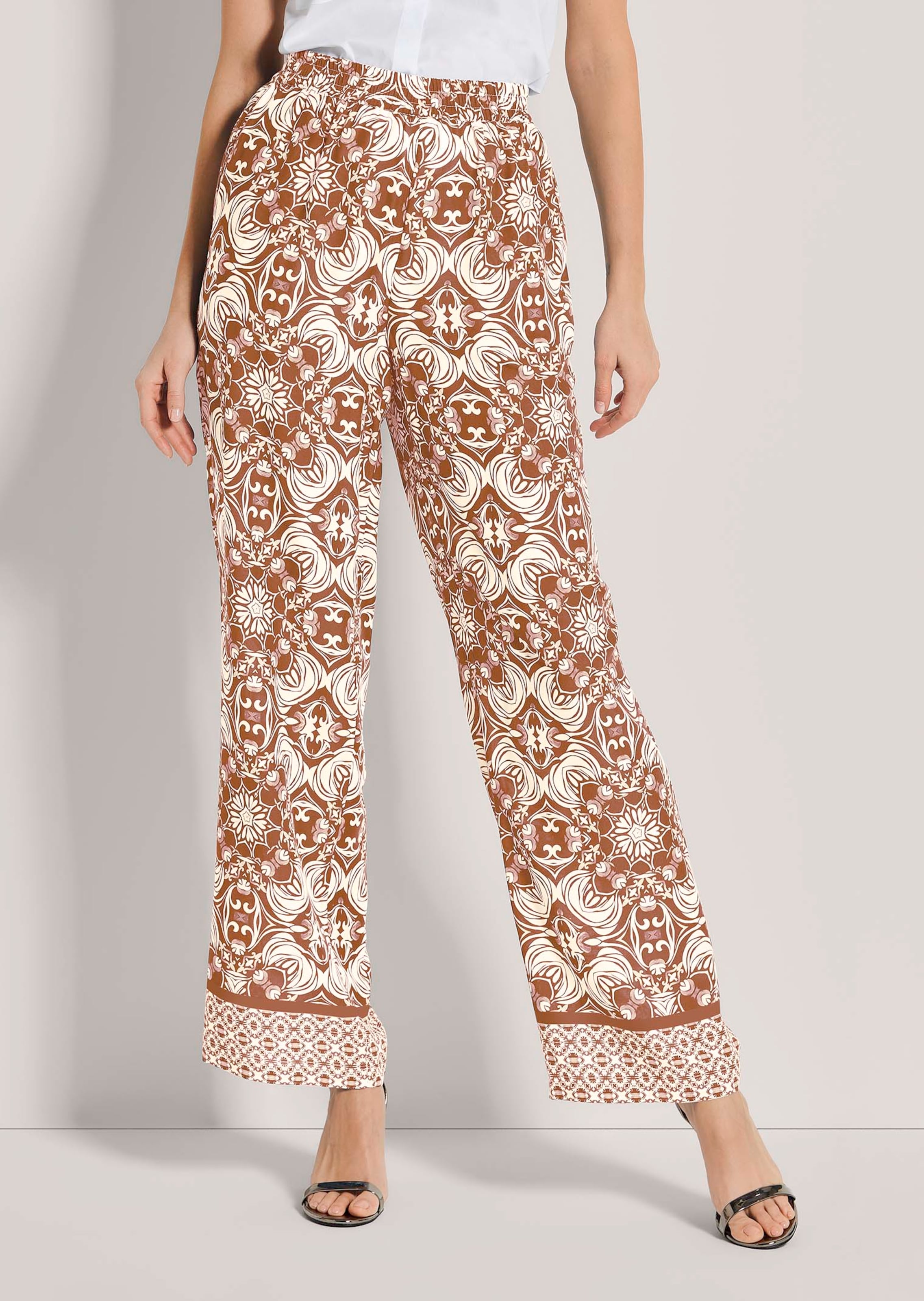 Wide-leg summer trousers with unique print