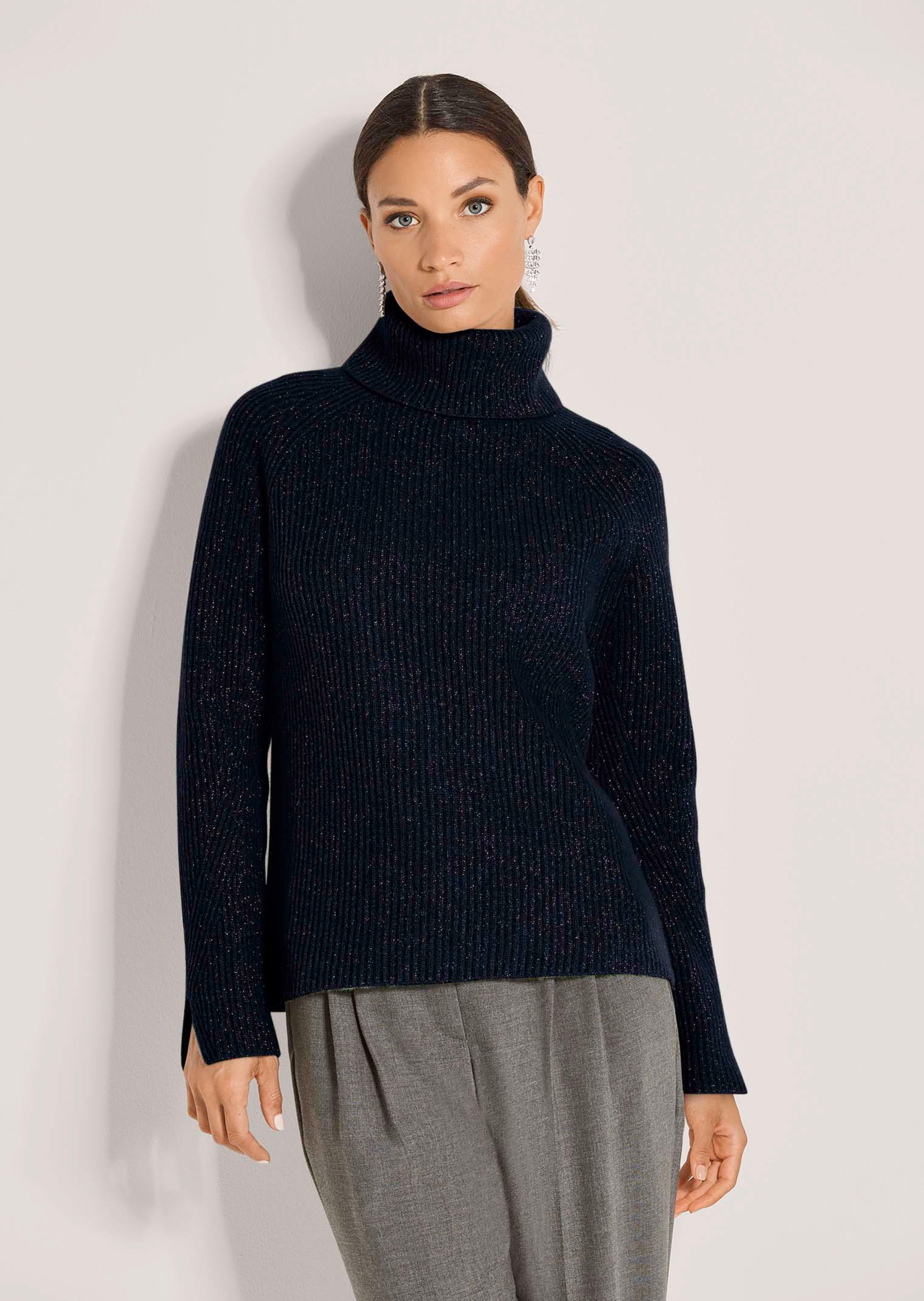 Pull à col roulé chatoyant avec manches raglan