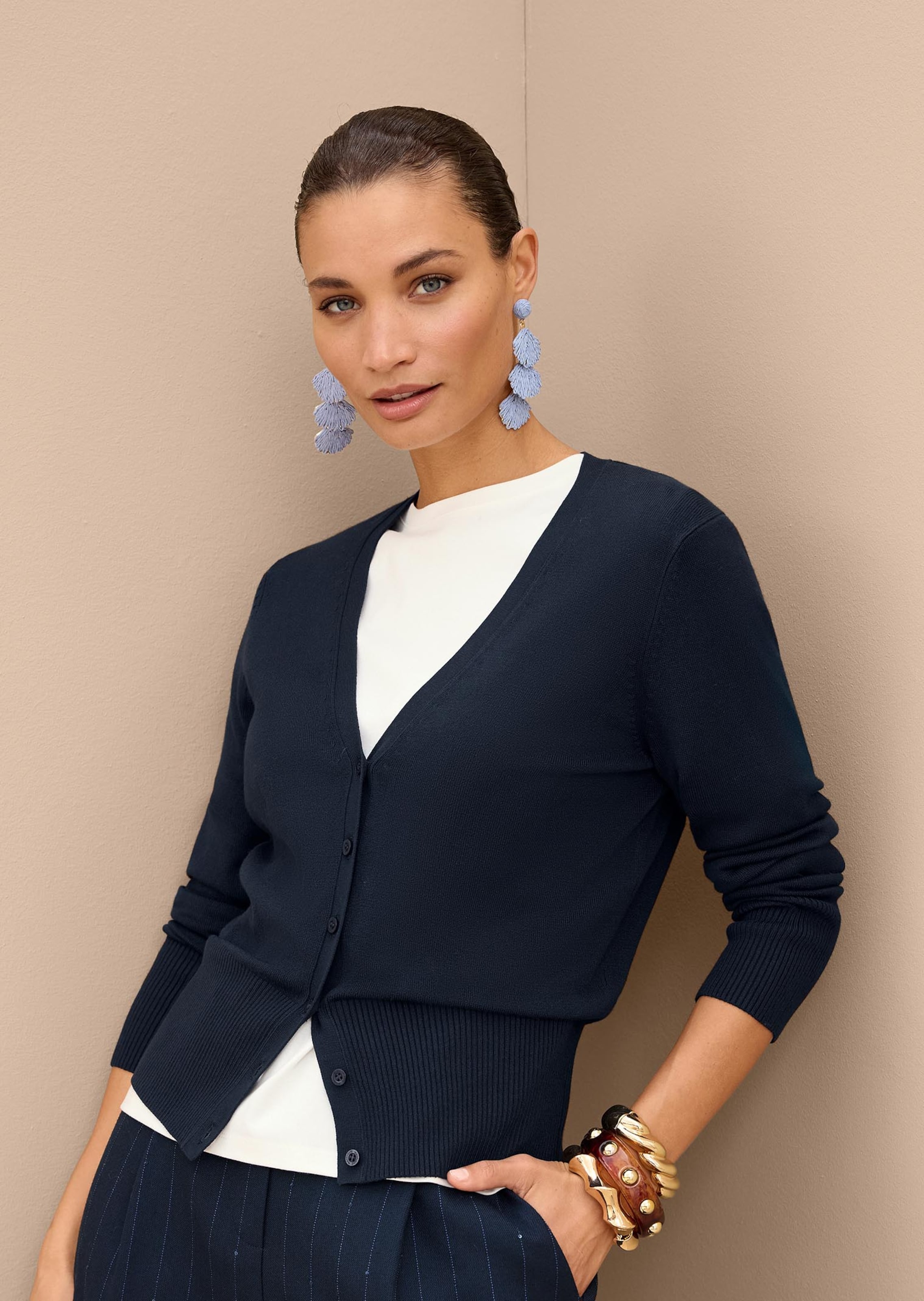 Strickjacke aus Viskose-Stretch