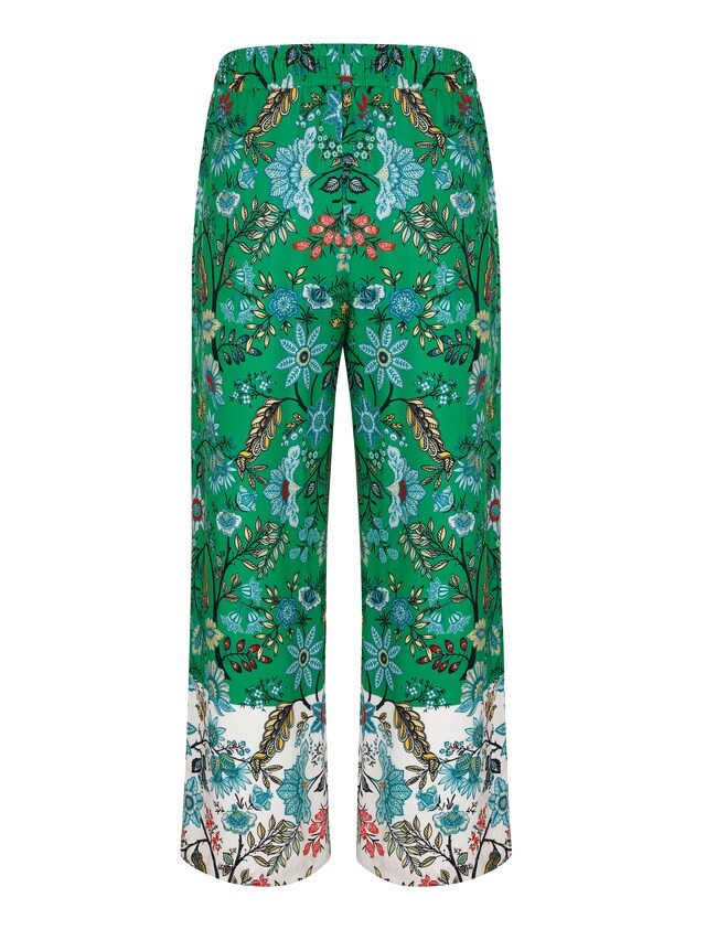 Strandhose in sommerlichem Blumendessin