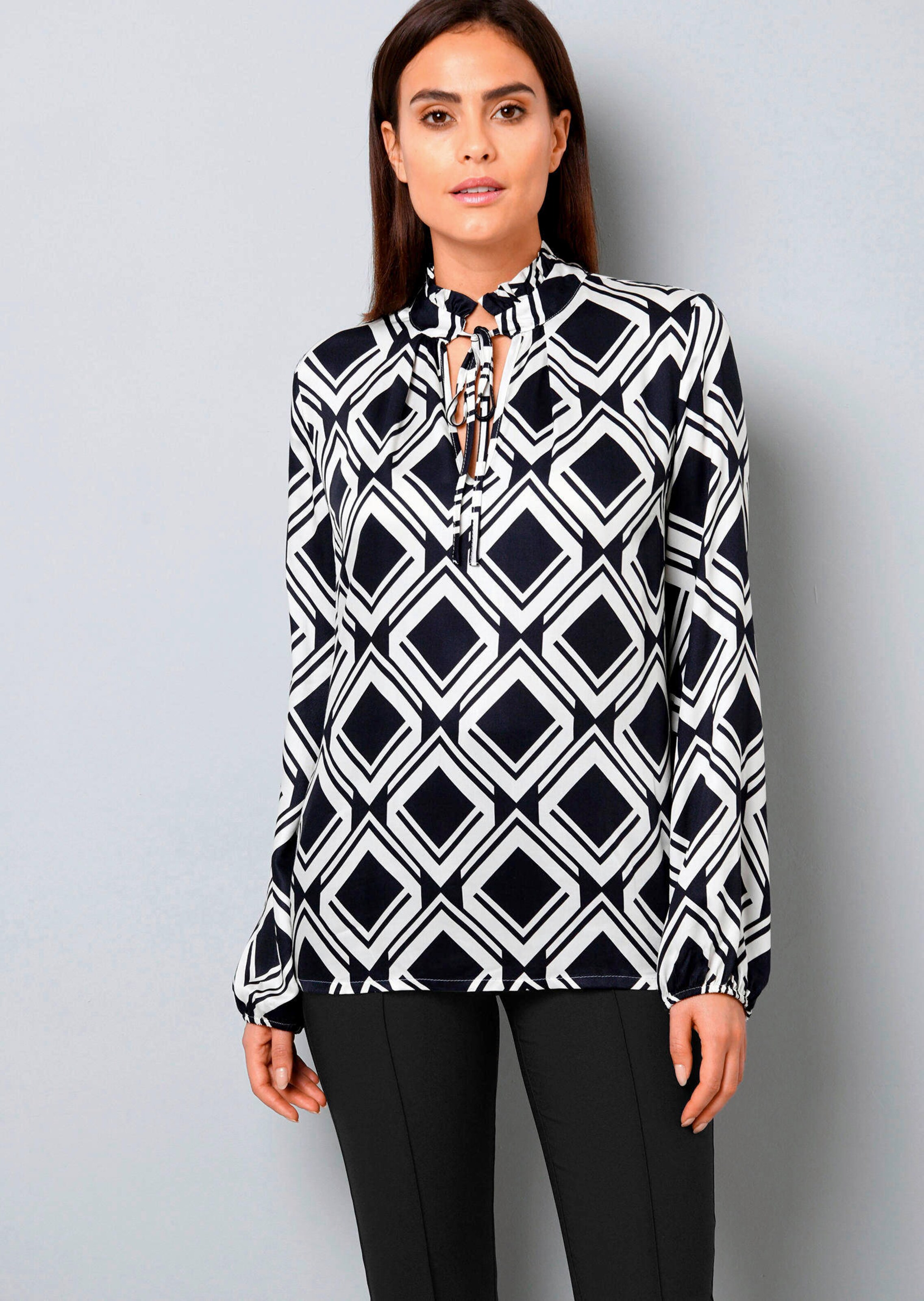 Bluse mit Stehkragen und Bindebänchen