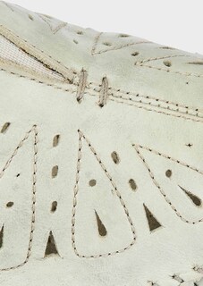 Pumps aus perforiertem Leder thumbnail 3