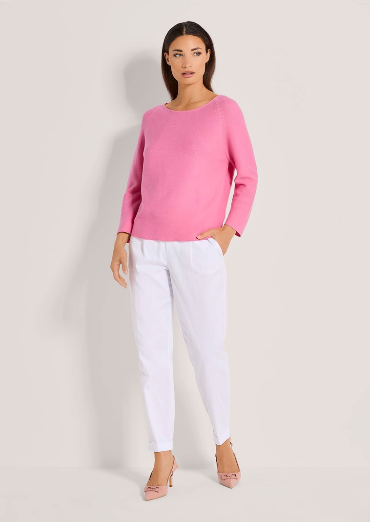Pullover in modischer Kurzform