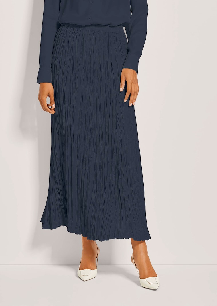 Langer Rock aus Crash-Plissee