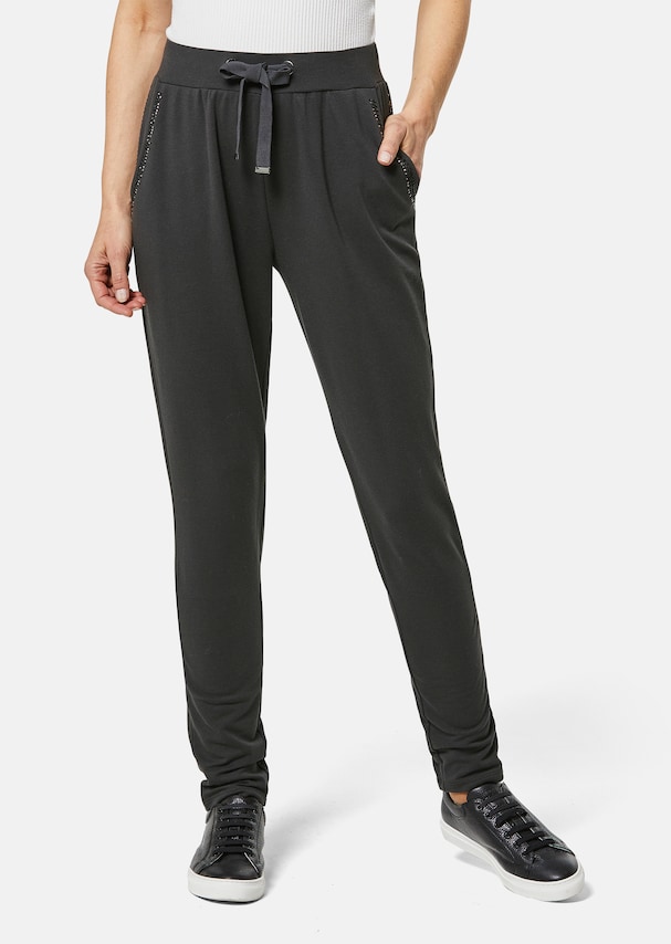 Ankle-length jogging trousers