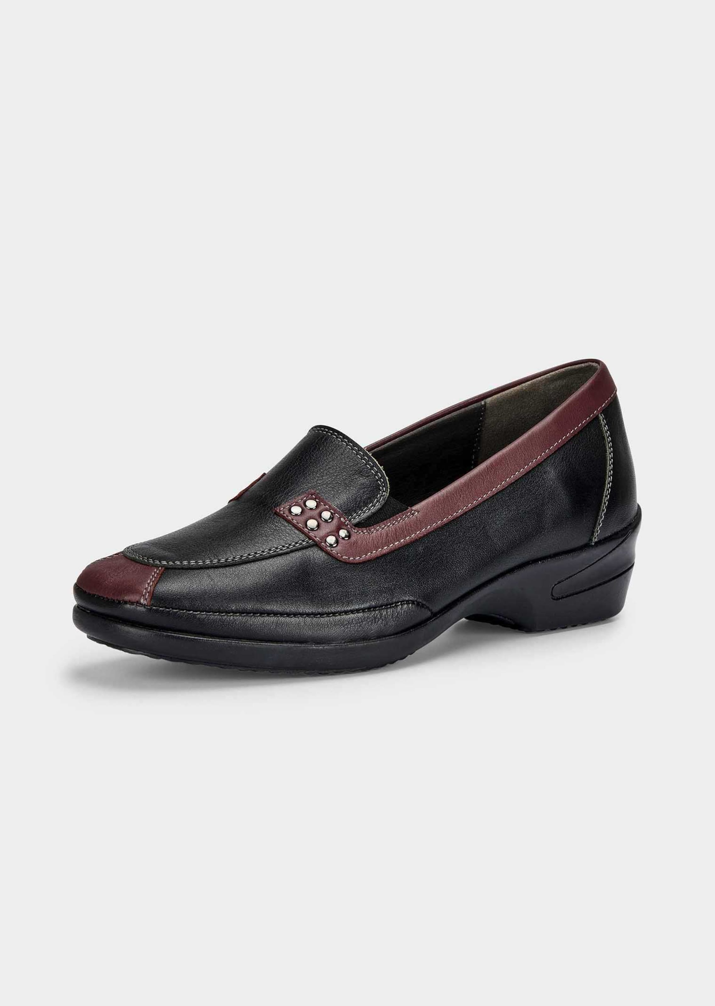Slipper aus Glattleder mit  Metallnieten