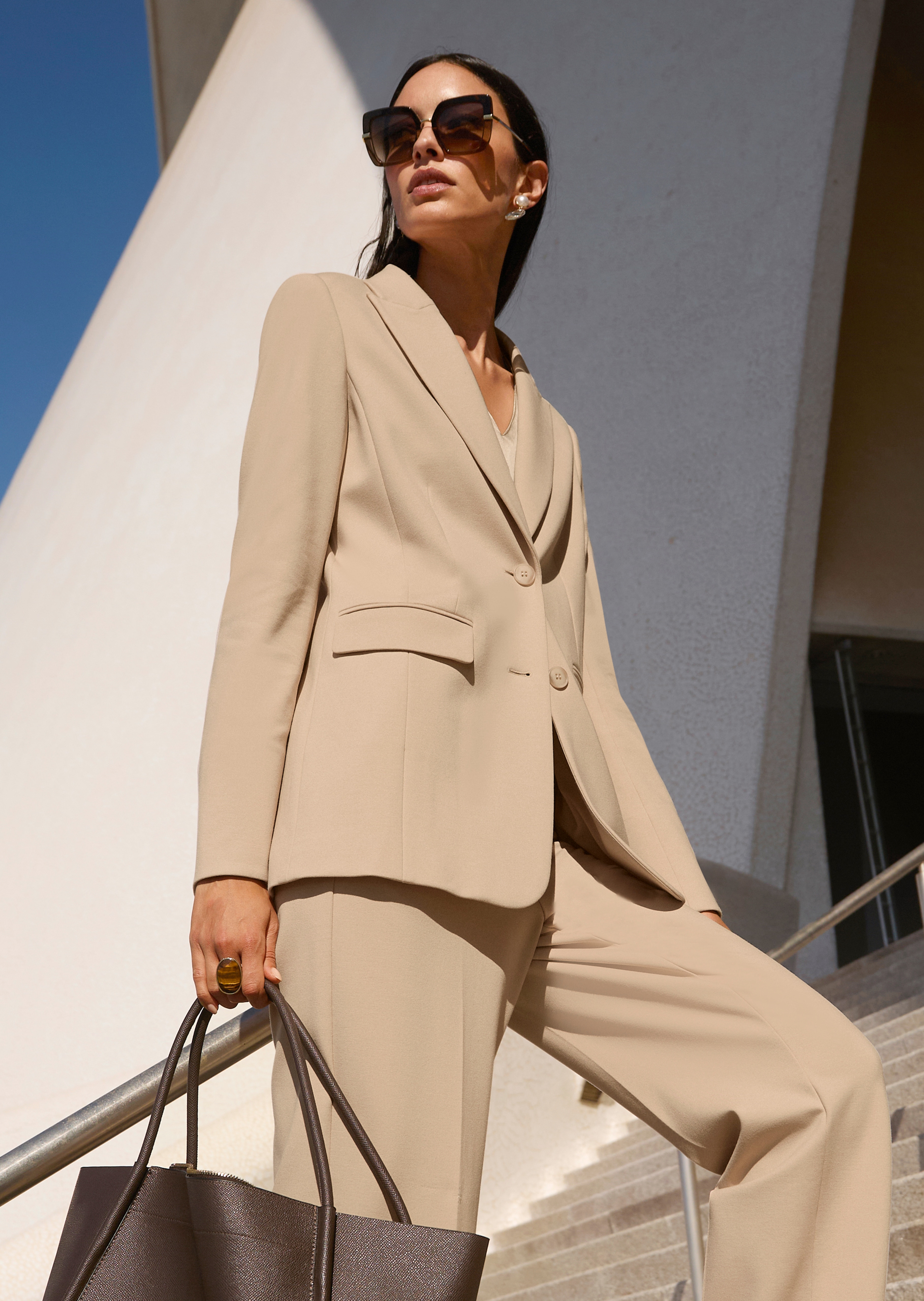 Blazer met reverskraag in een licht verlengd model