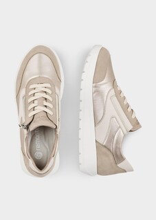 Sneakers, aspect mat et brillant. thumbnail 2