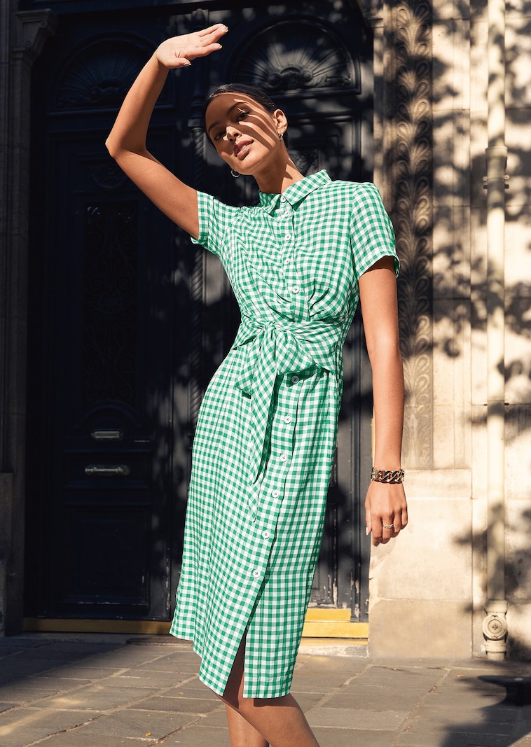 Check dress with short sleeves in green / white | MADELEINE Fashion Check dress with short sleeves in green / white | MADELEINE Fashion