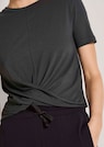 Feminines Sportshirt mit Wickeloptik thumbnail 5