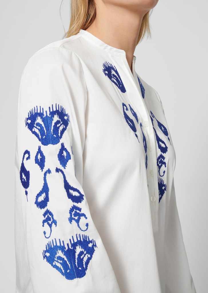 Embroidered shirt in casual length 4