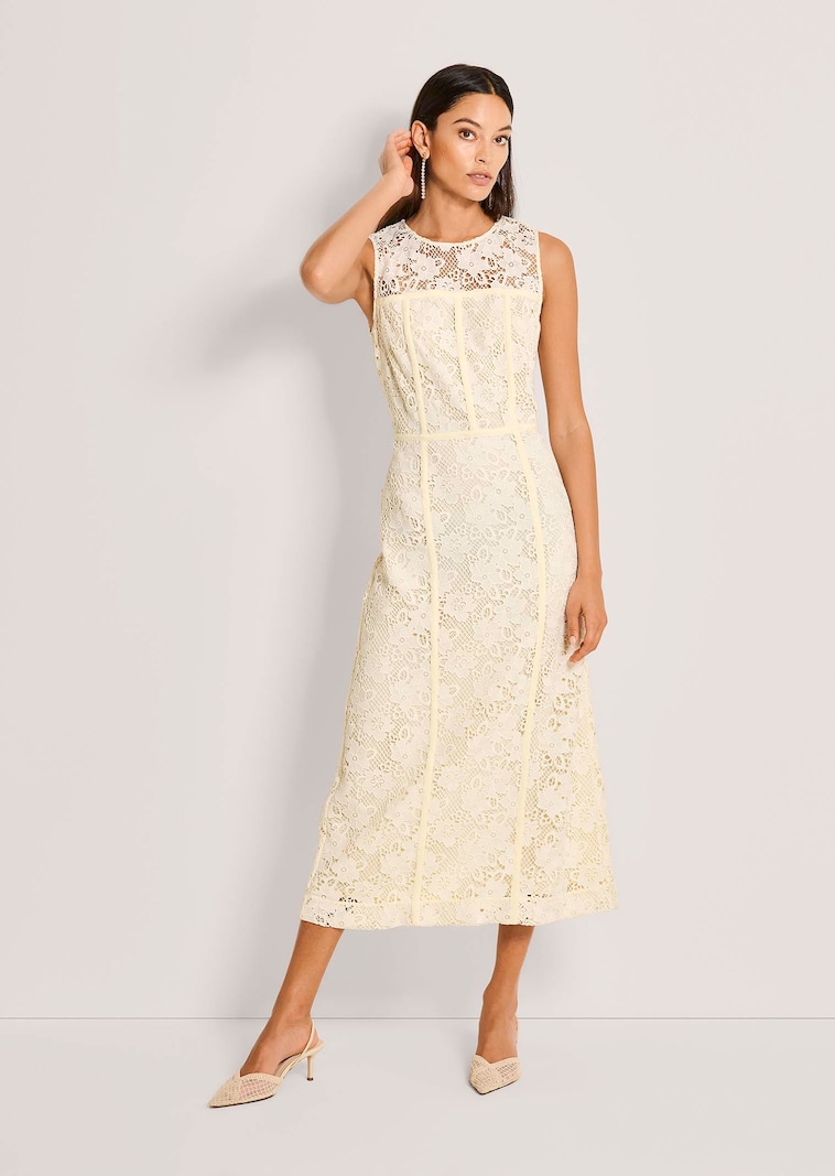 Romantische kanten jurk in midilengte