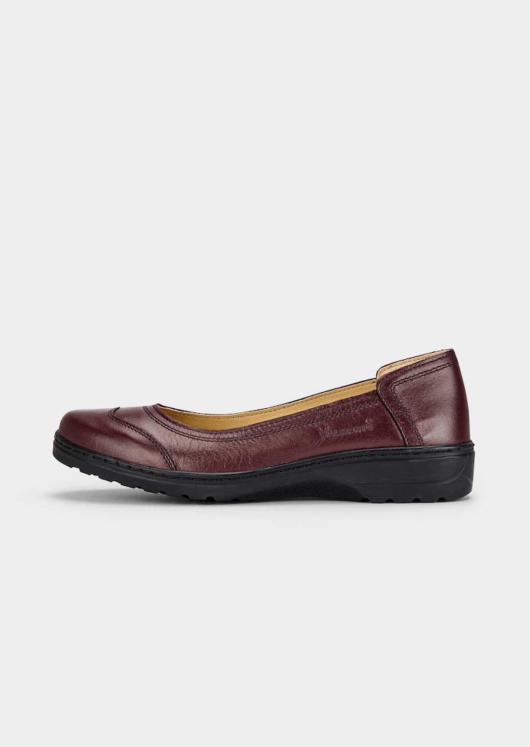 Ballerines en cuir avec surpiqûres décoratives matelassées
