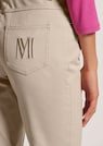 «M»-Jeans in gerader Form mit Logo-Stickerei thumbnail 5