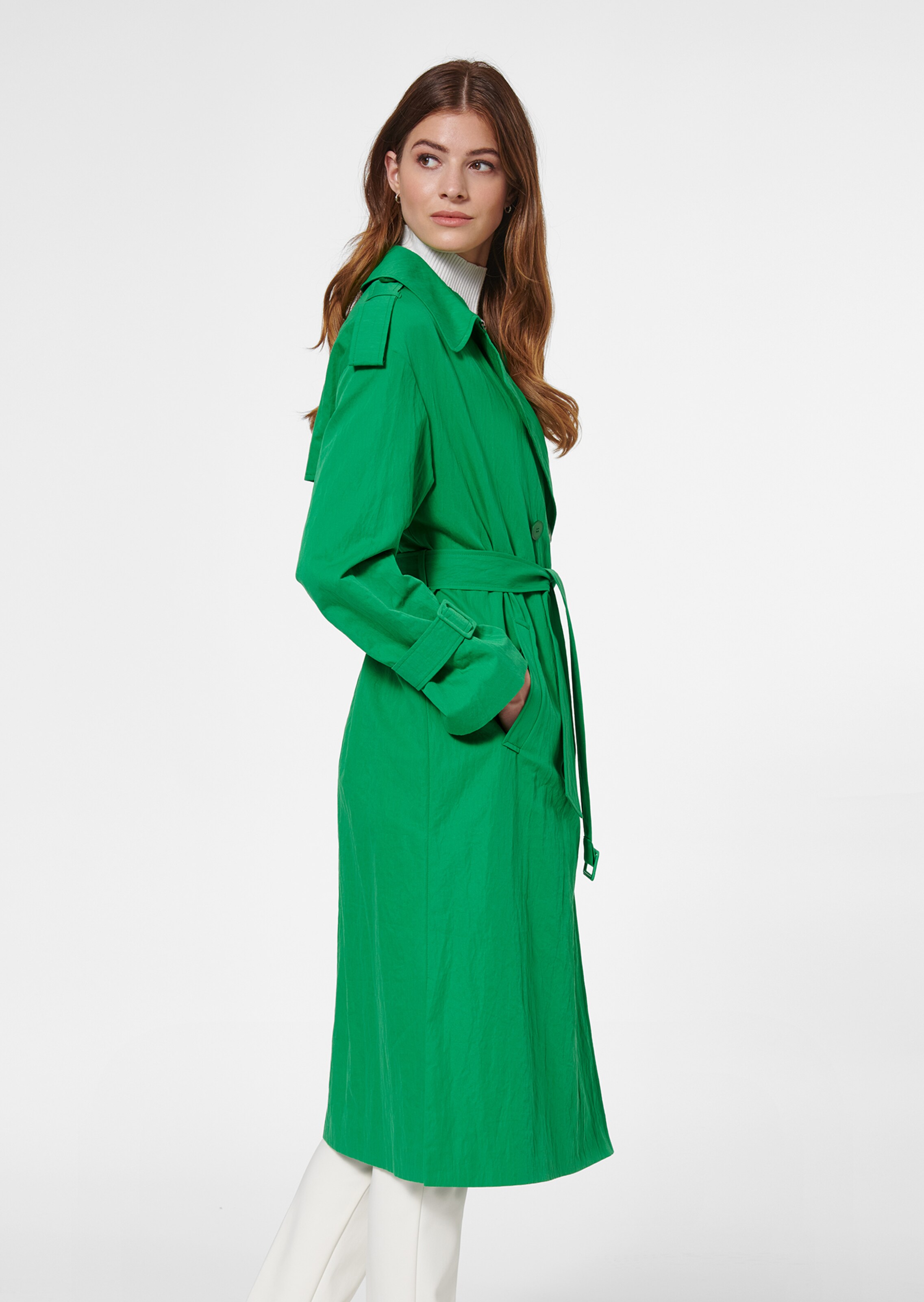 Coat in apple green | MADELEINE Fashion