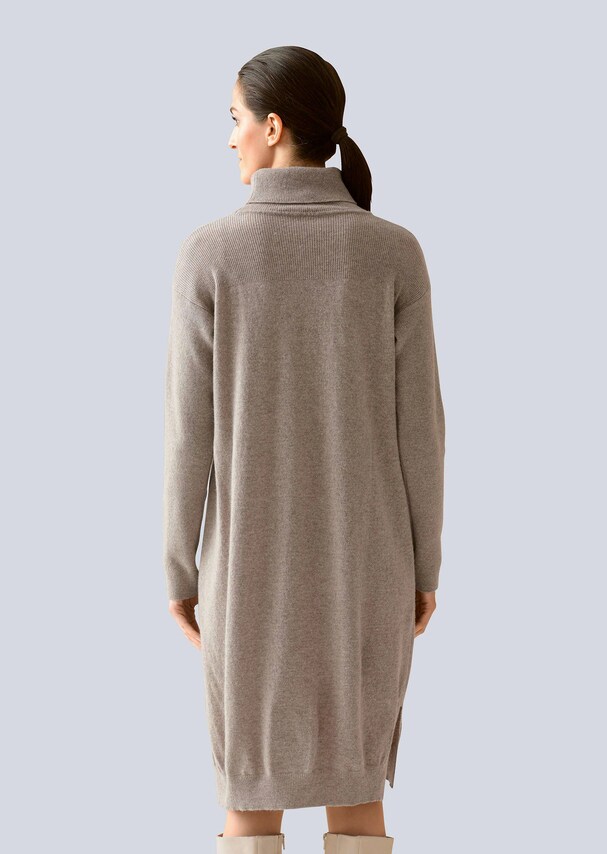 Strickkleid mit Rollkragen 3
