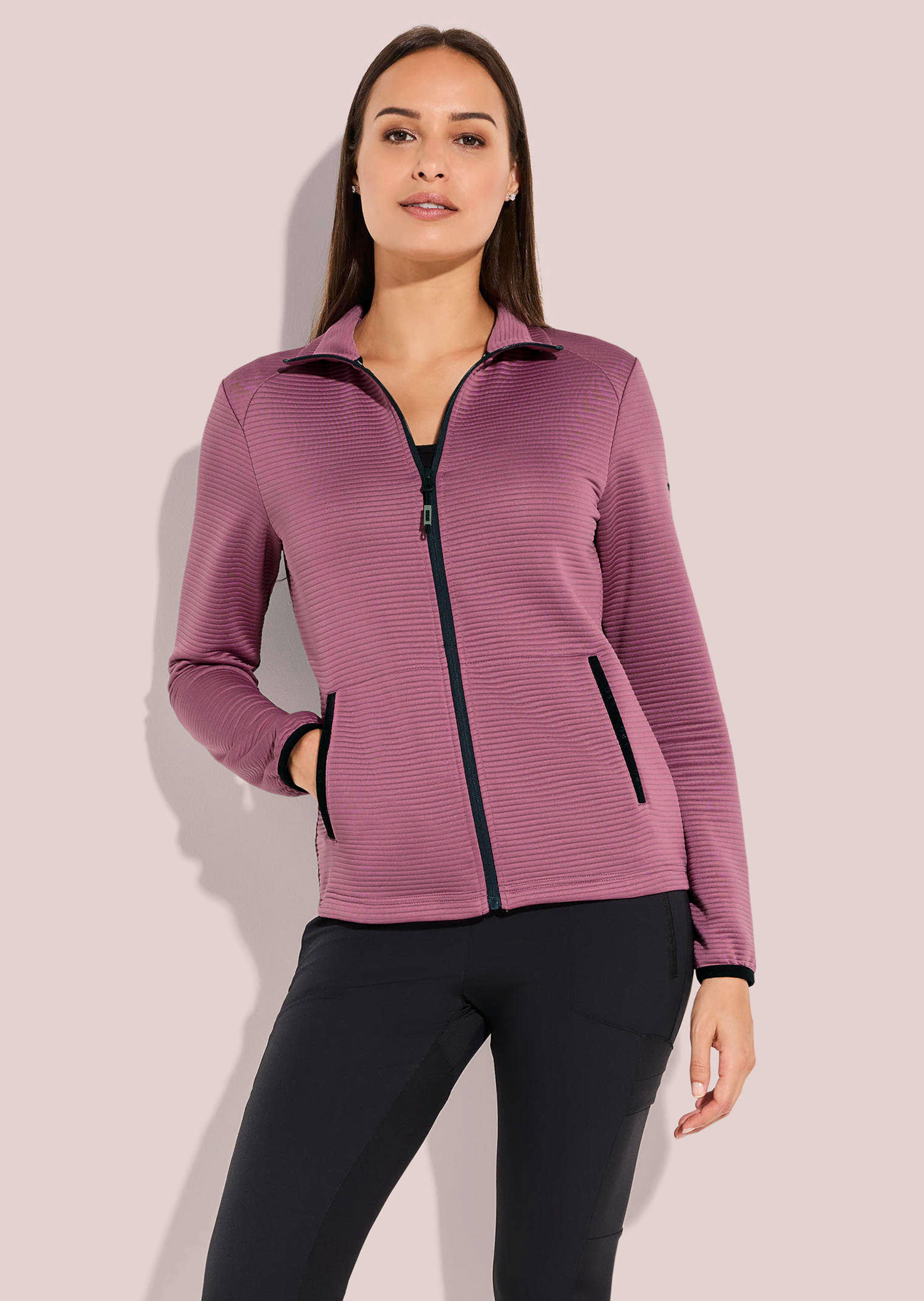 Leichte Freizeitjacke in Querrippenstruktur