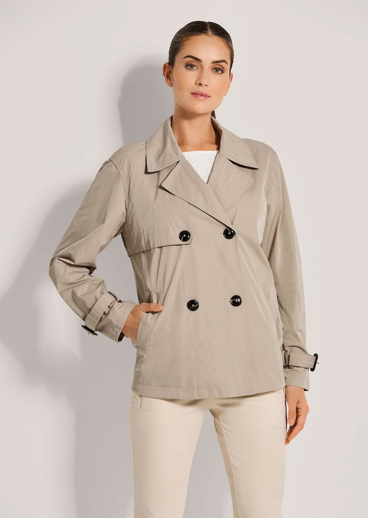 Short trench coat