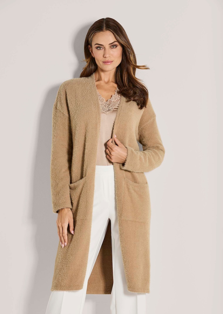 Verschlussloser Strickmantel