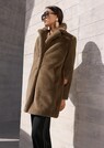 Webpelzmantel in Oversize-Form thumbnail 1