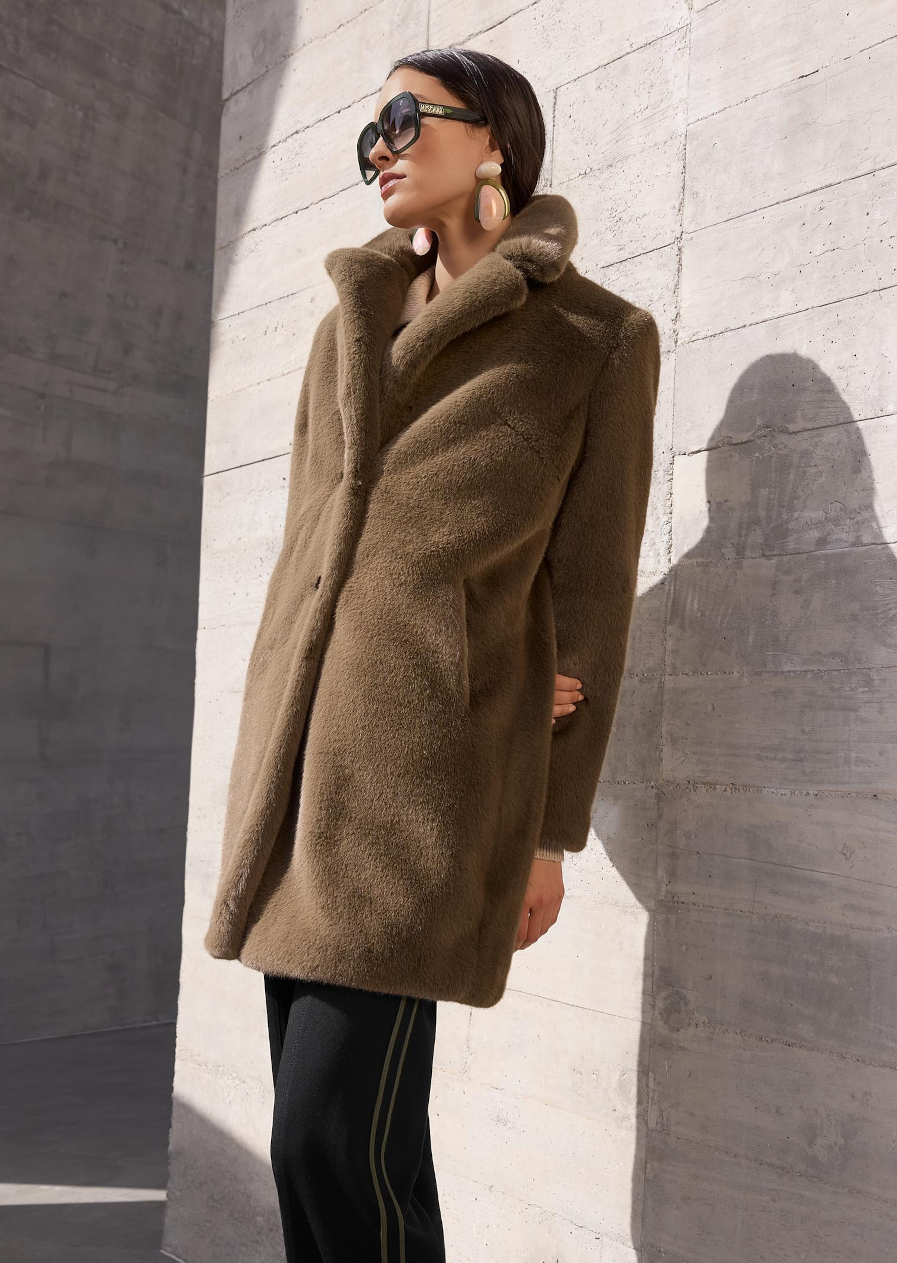 Webpelzmantel in Oversize-Form