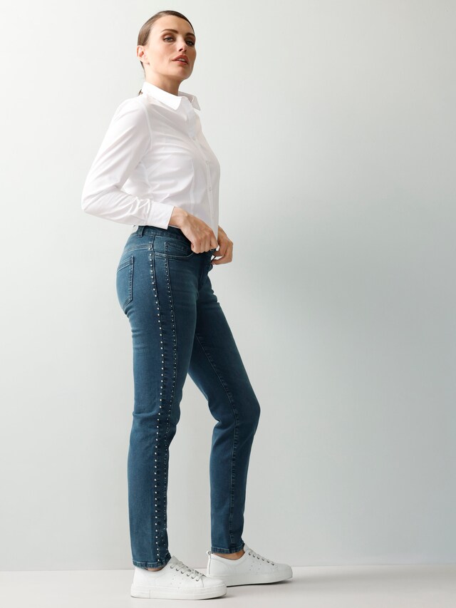 Jeans mit Nietenverzierung 6