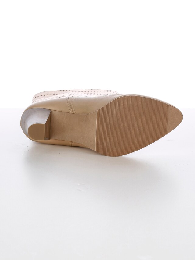 Stiefel mit Perforierung 4