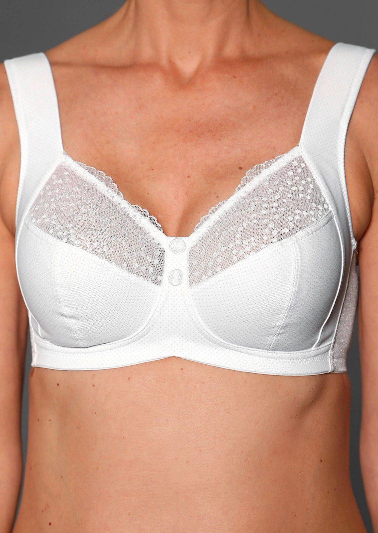 Support bra with lace