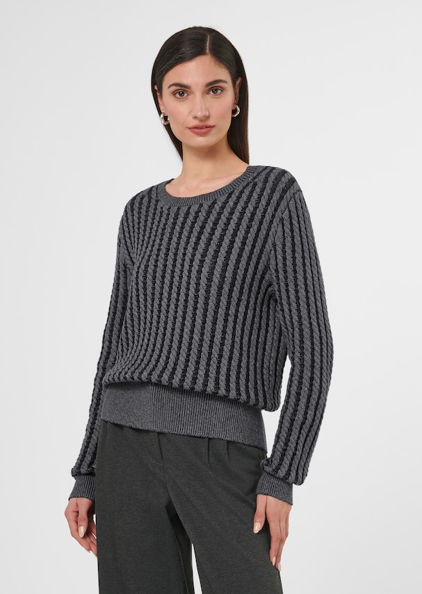 Cable-knit jumper with padded quilted inserts
