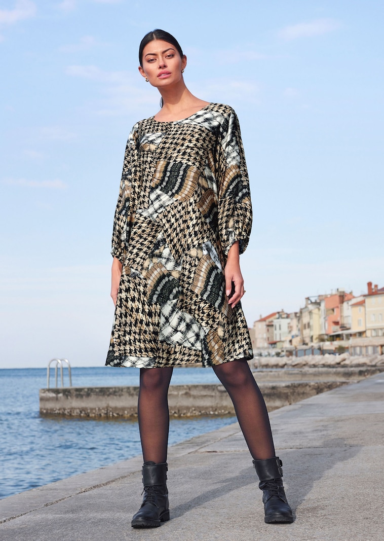 Bedrucktes Kleid in modischer A-Linie