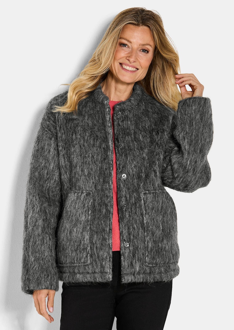 Wolljacke in Fell-Optik