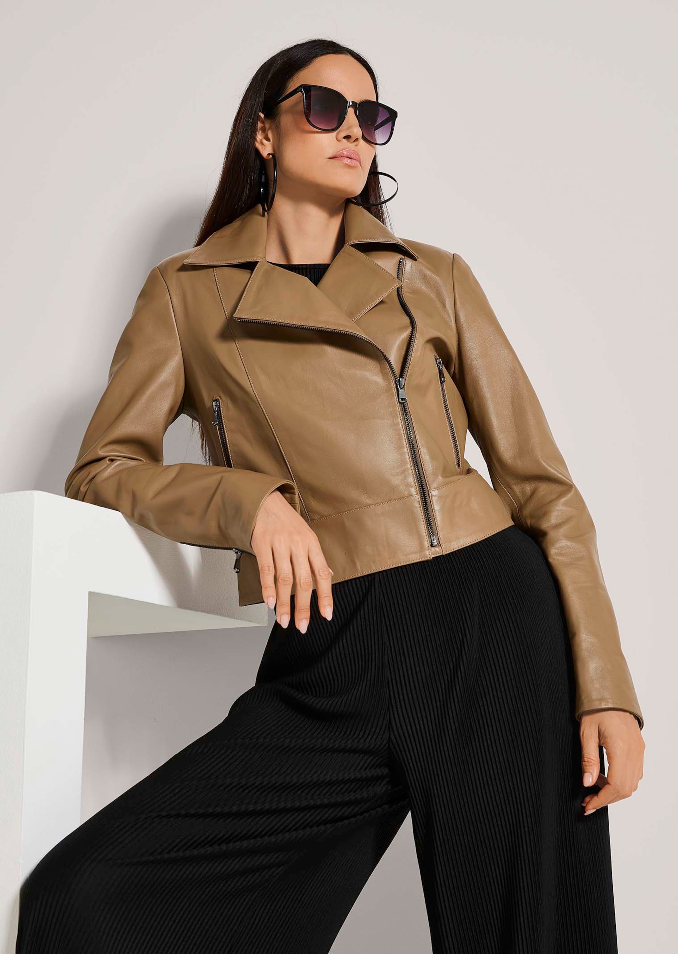Leather jacket. Lamb nappa in macchiato | MADELEINE Fashion