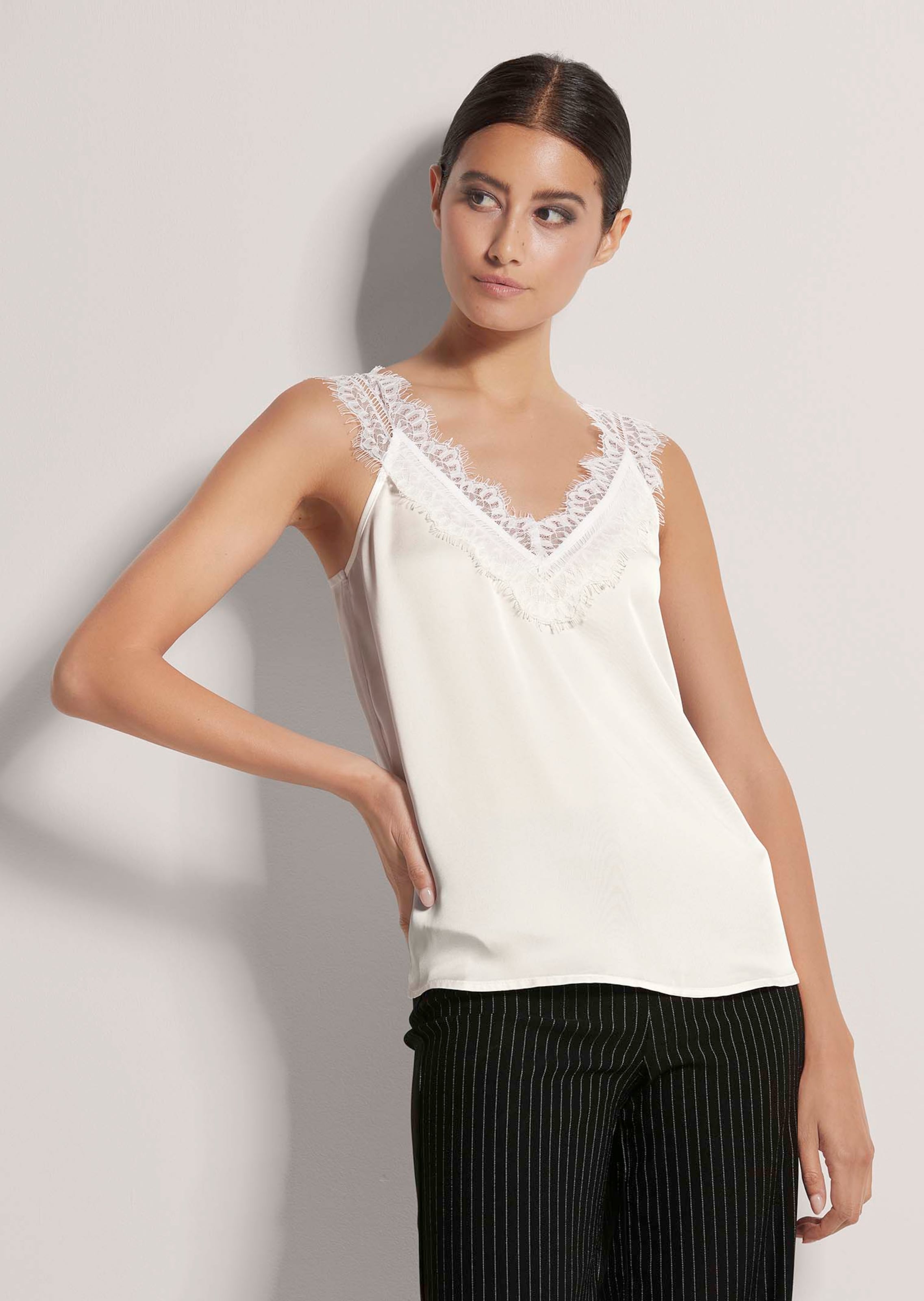 Satin-Top mit Spitze